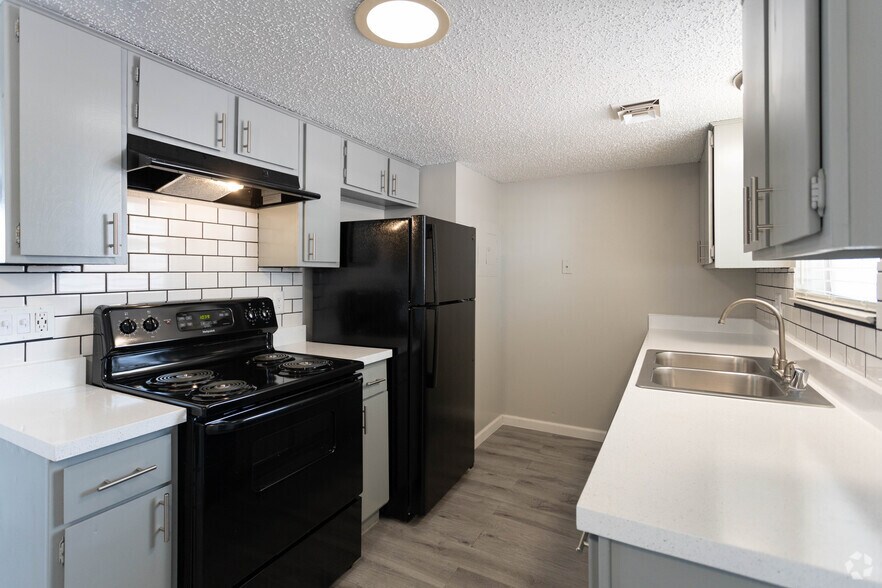 1BR, 1BA - 607 SF - Paso Norte Apartments