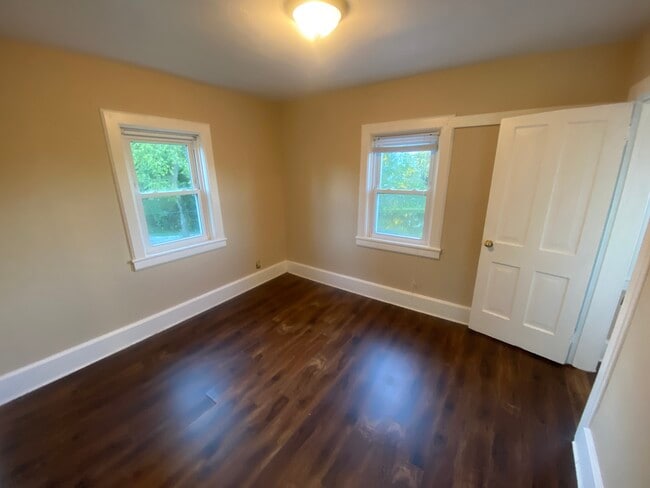 Building Photo - 6427 Chippewa Rd