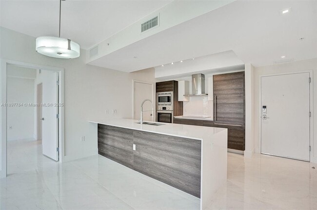 Building Photo - 301 Altara Ave