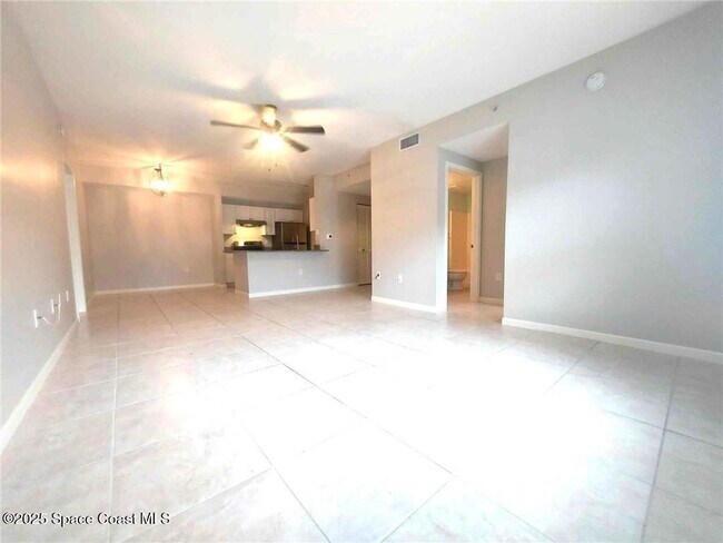 Building Photo - 5095 Fairways Cir