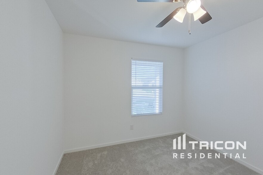 Building Photo - 831 Ginkgo Wy