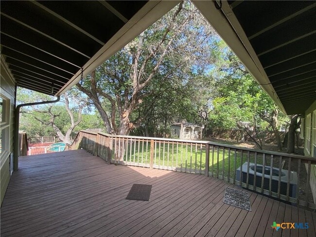 Building Photo - 920 Encino Dr