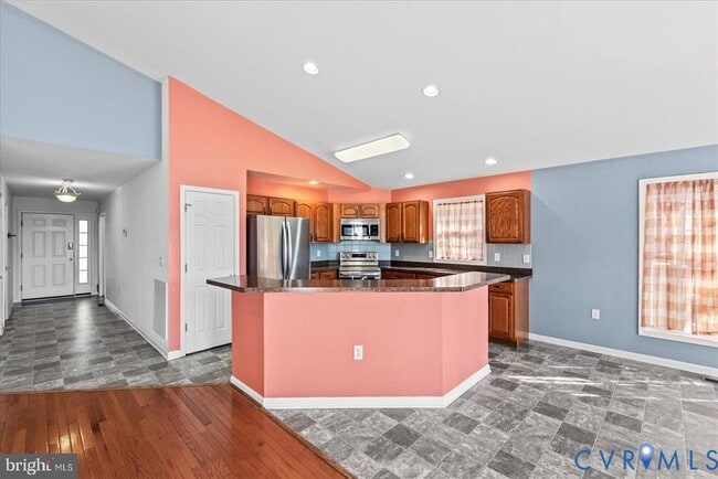 Building Photo - 686 Lake Caroline Dr