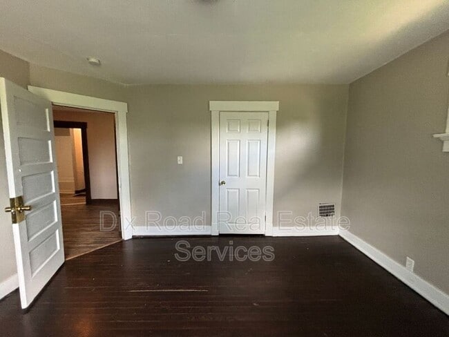Building Photo - 1501 Viola Ave