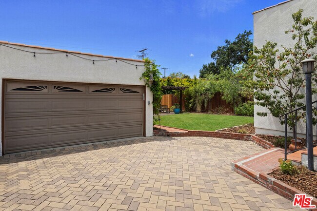 Building Photo - 1700 Morada Pl