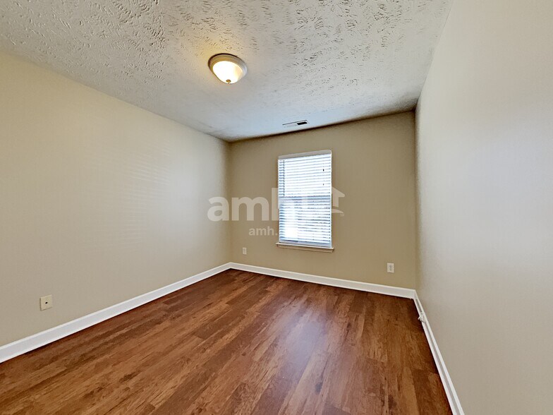 Building Photo - 673 Smoky Mountains Dr