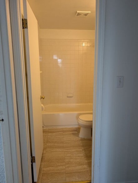 Building Photo - 6301 Robinson Rd