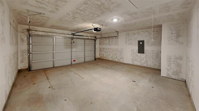 Building Photo - 10232 NW 28th St