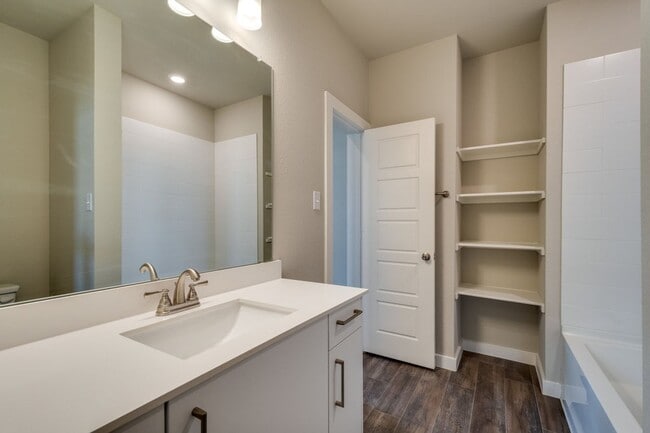 Building Photo - AVAILABLE NOW! GORGEOUS 2 BEDROOM FOUR PLEX LOCATED IN MIDLOTHIAN ISD!