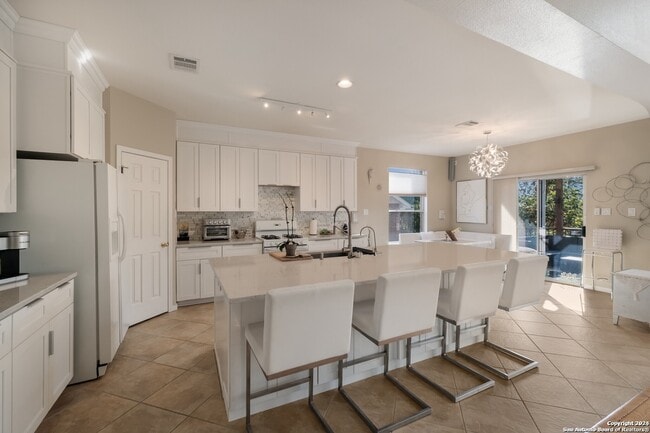 Building Photo - 20803 Cliff Park Ln