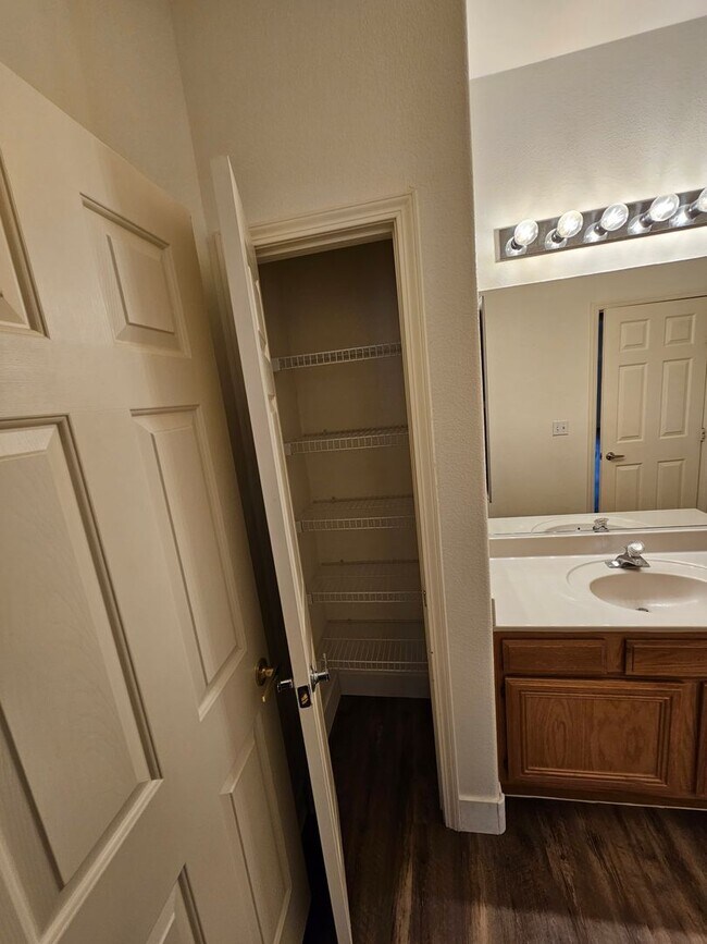 Building Photo - *Guard Gated @ Vistana- 1 Bedroom Condo!