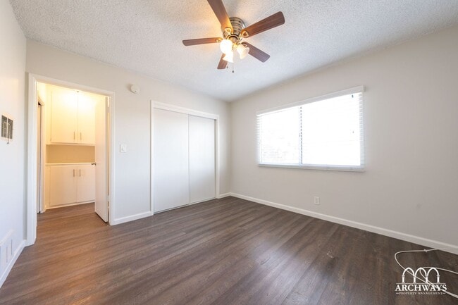 Building Photo - ~ Beautiful and Spacious 1 bd/1bath in Santa Monica ~