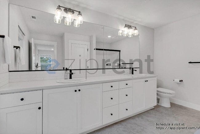 Building Photo - 14134 SW 165th Ave