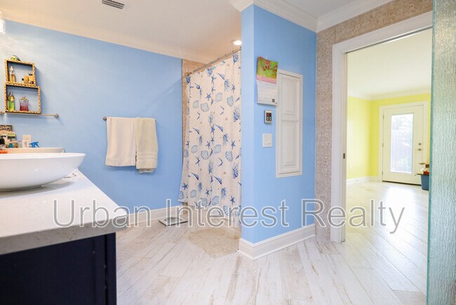 Building Photo - 501 Benning Dr