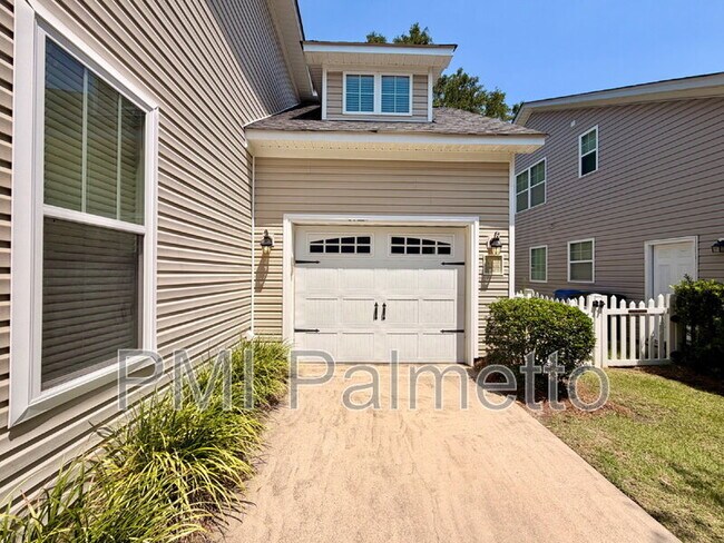 Building Photo - 6877 Pennington Rd