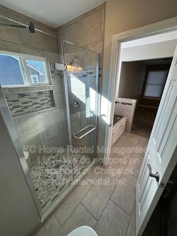 Building Photo - 224 S Huntsman Blvd