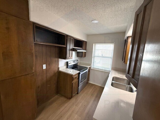 Building Photo - AVAILABLE NOW!!! Lovely 3-Bedroom 1.5-Bathroom in Duncanville - Two blocks from the Duncanville H...