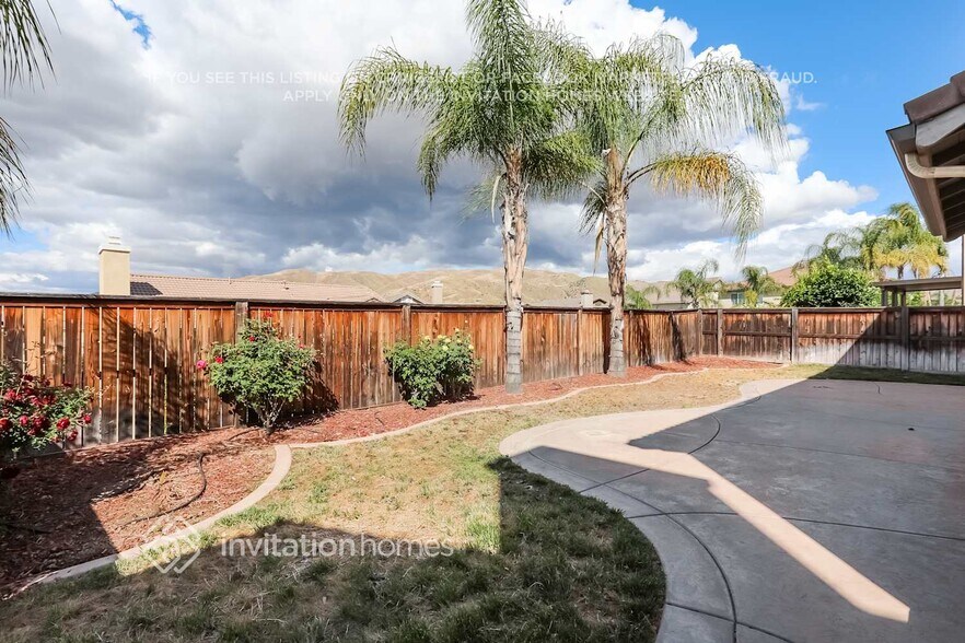 Building Photo - 11042 Evergreen Loop