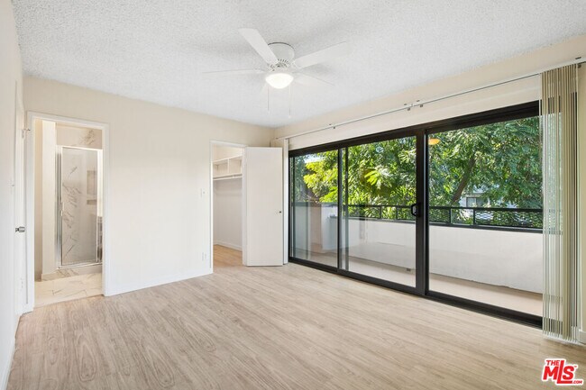 Building Photo - 7540 Hampton Ave