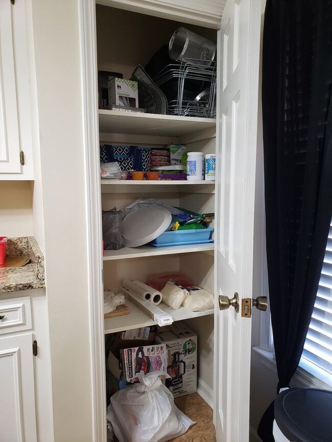 Building Photo - 2372 Orvis St