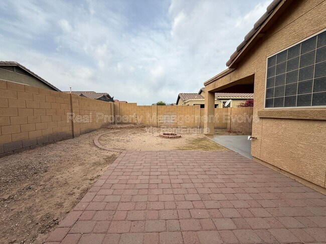 Building Photo - 7337 W St Catherine Ave