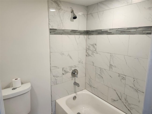 Building Photo - 2944 E Missionwood Ln