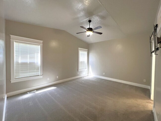 Building Photo - Gorgeous 4 bed 3 bath home in Meridian, ju...