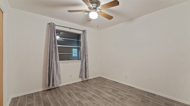 Building Photo - 1707 Phillips Dr
