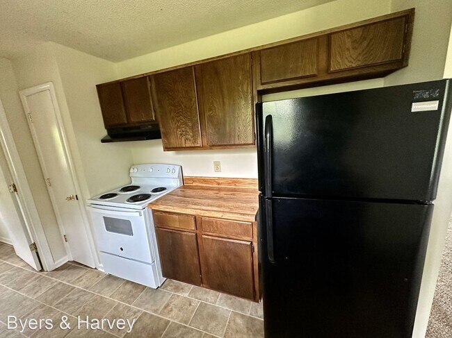 Building Photo - 3 br, 2 bath House - 1330 Courtney Drive