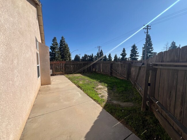 Building Photo - Single story home located in Waterford!