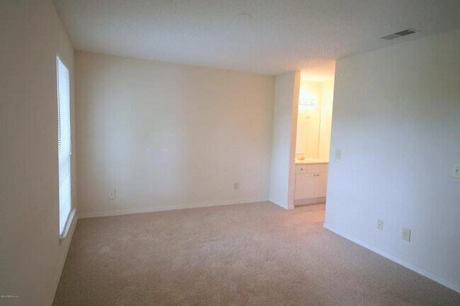 Building Photo - 10200 Belle Rive Blvd