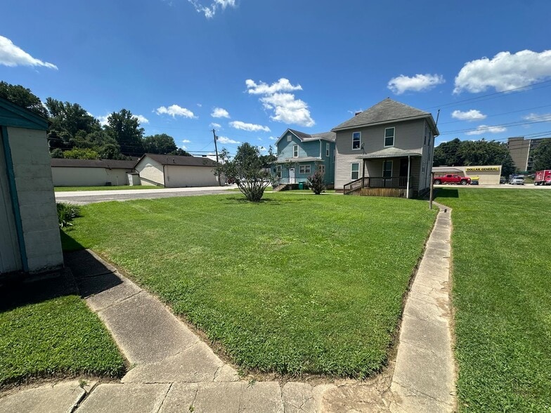 Building Photo - 3002 Dudley Ave