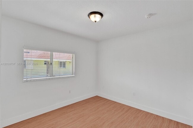 Building Photo - 990 NW 78th Ave