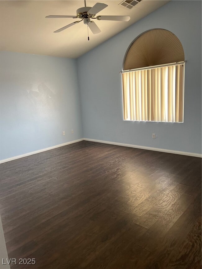 Building Photo - 212 Silver Castle St