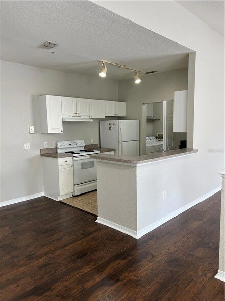 Building Photo - 839 Grand Regency Pointe