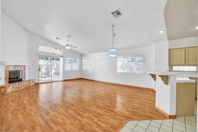 Building Photo - 9740 Bootstrap