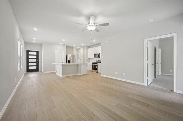 Building Photo - 518 Clover Crk Dr