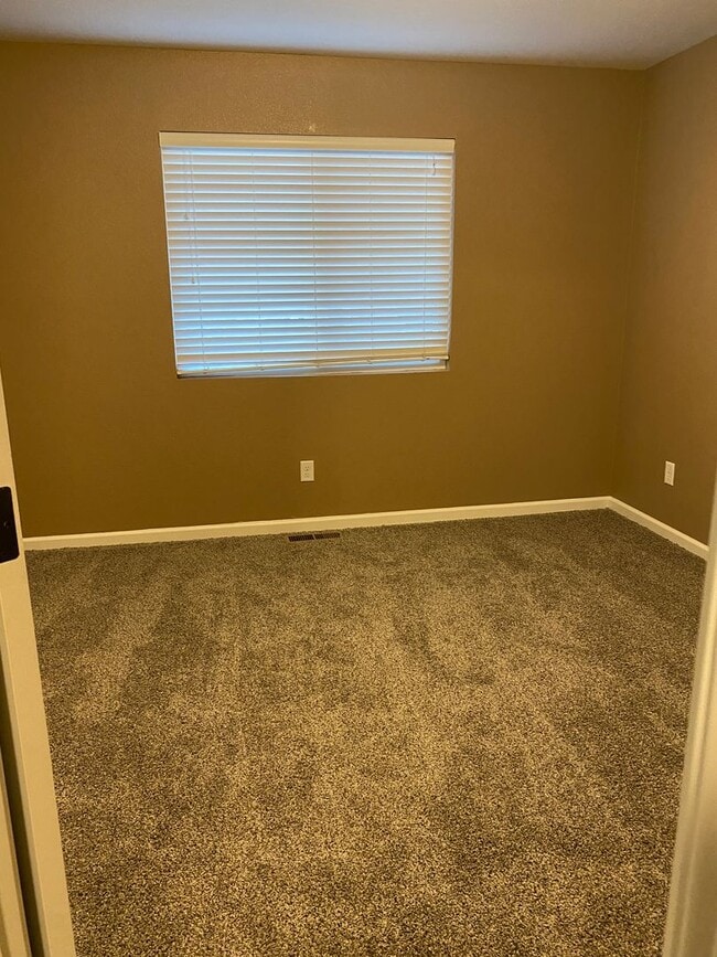 Building Photo - 3 Bedroom 2 1/2 Bath Twin home SORRY NO PETS