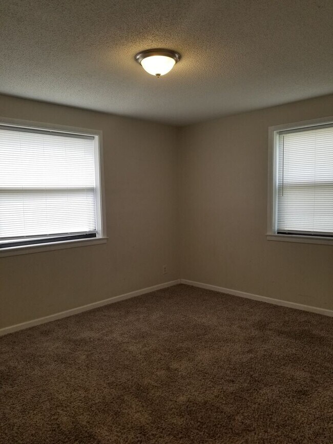 Building Photo - Great 3 bedroom 2 bath home for rent.