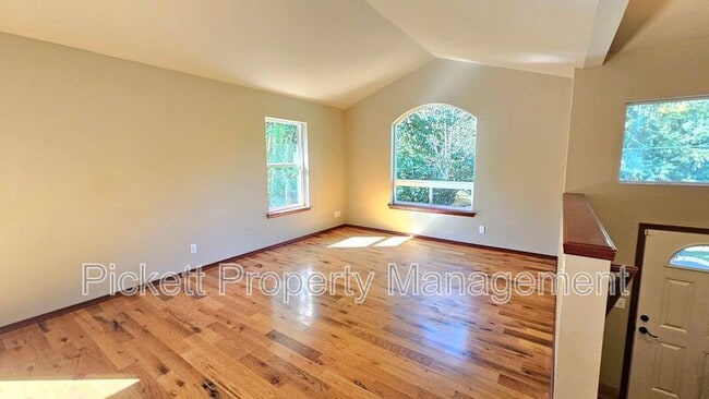 Building Photo - 1330 Corbet Dr