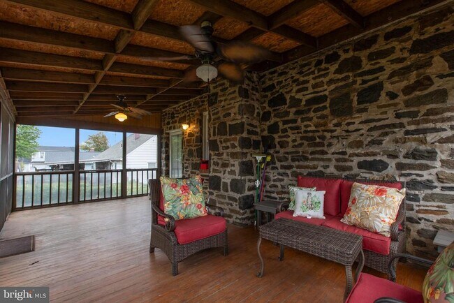 Building Photo - 1141 Ingleside Ave