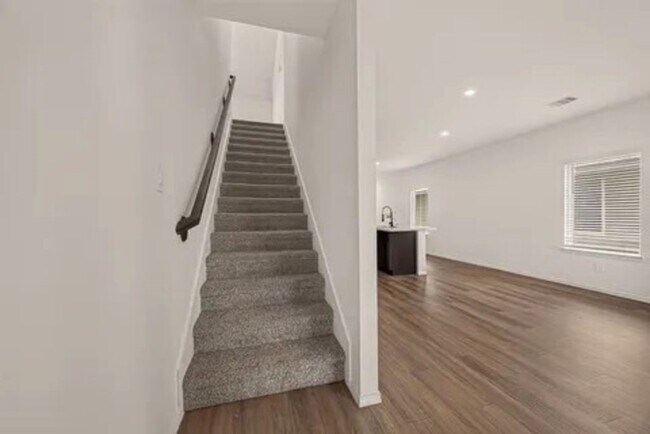 Building Photo - 12338 lariat Run Dr
