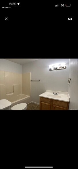 Building Photo - 1503 Roosevelt Ave