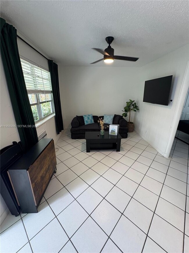 Building Photo - 3210 Canal Dr