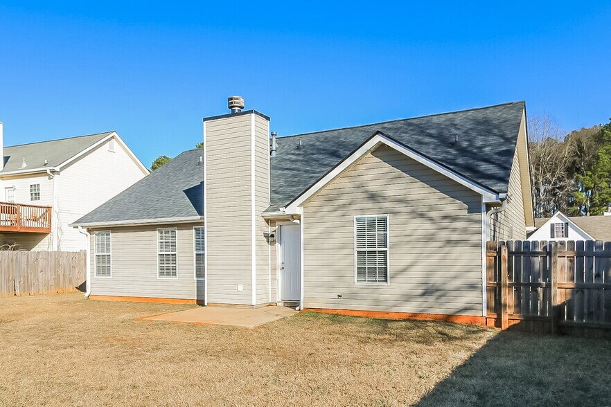 Building Photo - 608 Fieldcrest Dr