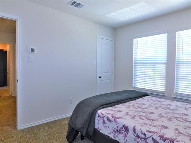 Building Photo - 4025 Huntington Dr