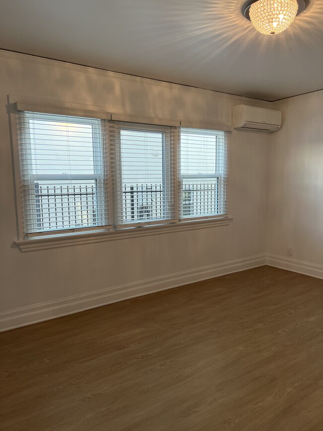 Bedroom b - 1958 Carmen Ave