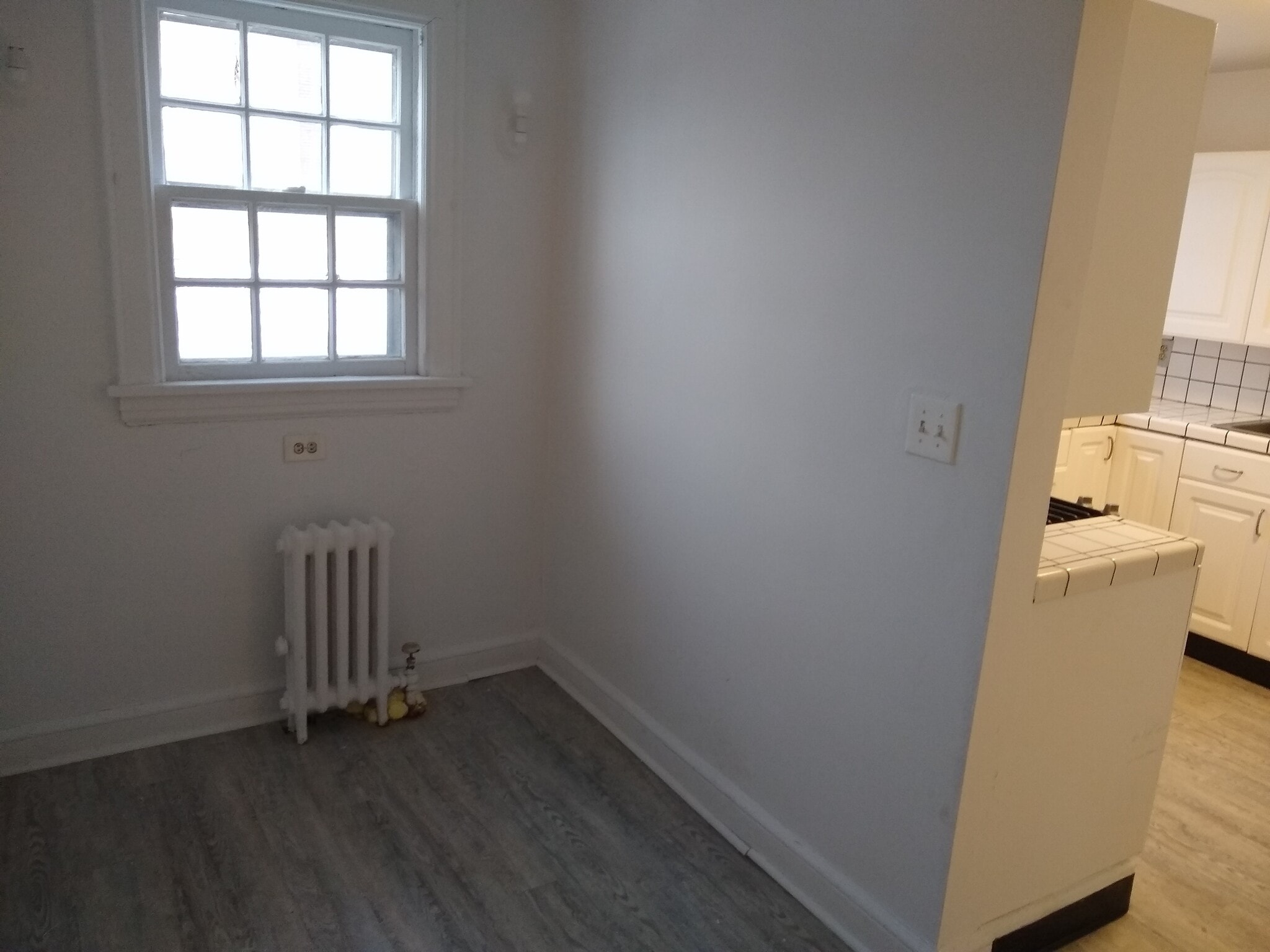 Breakfast nook - 310 Sixth Ave