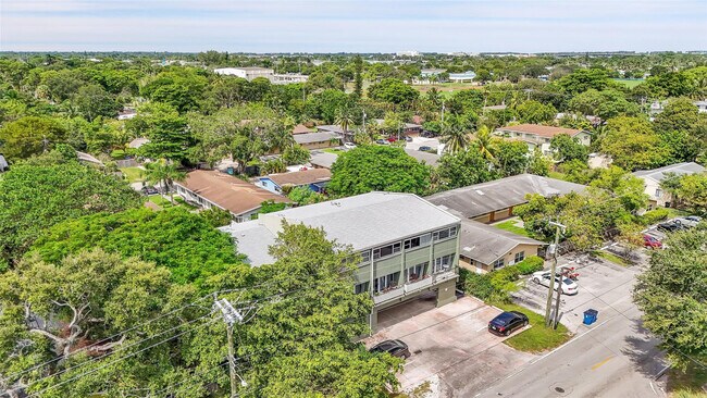 Building Photo - 1005 SW 15th Ave