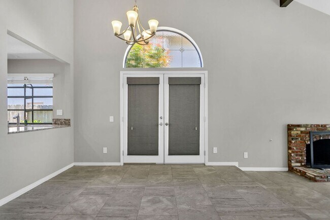 Building Photo - Beautiful single level home in Rancho Pena...